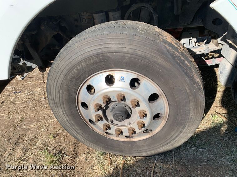 image for item EJ2903 2016 Kenworth  T880 semi truck