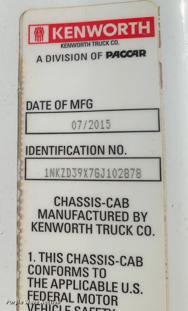 image for item EJ2903 2016 Kenworth  T880 semi truck