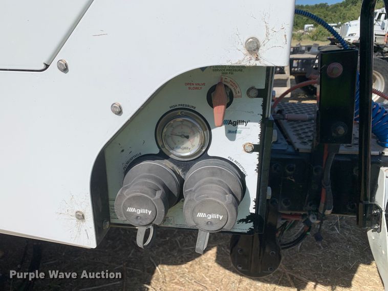 image for item EJ2904 2020 Kenworth  T880 semi truck