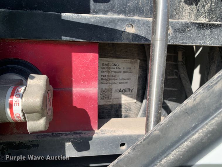 image for item EJ2904 2020 Kenworth  T880 semi truck