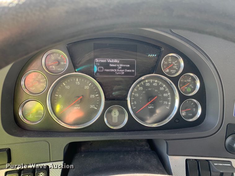 image for item EJ2904 2020 Kenworth  T880 semi truck