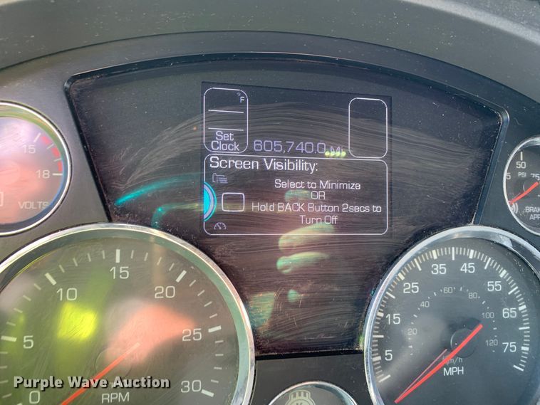 image for item EJ2904 2020 Kenworth  T880 semi truck