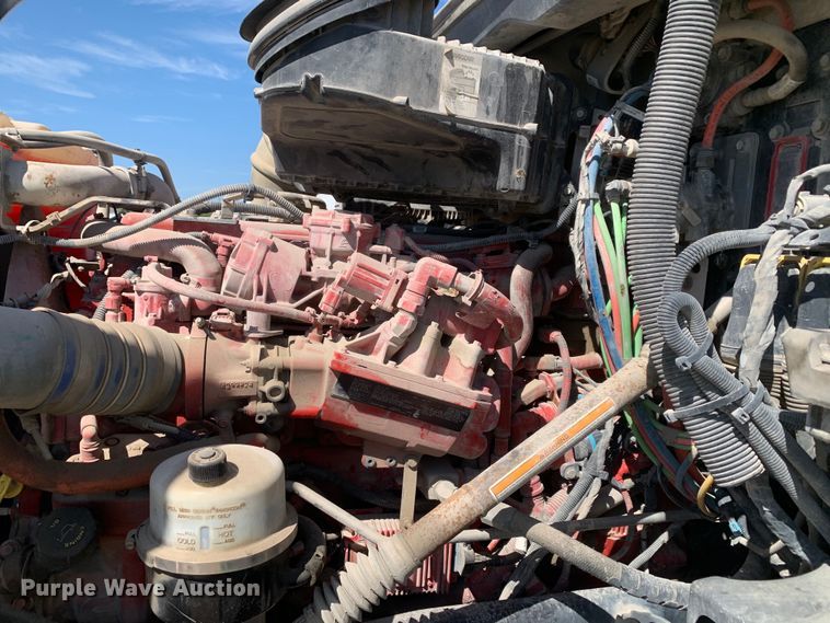 image for item EJ2904 2020 Kenworth  T880 semi truck