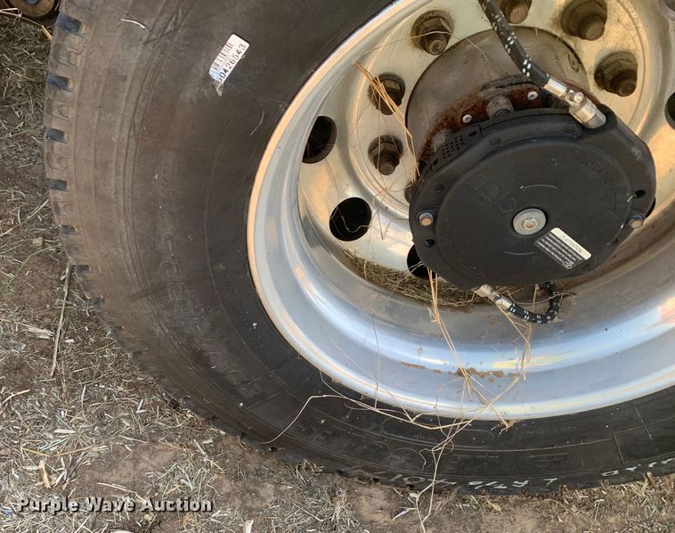 image for item EJ2904 2020 Kenworth  T880 semi truck