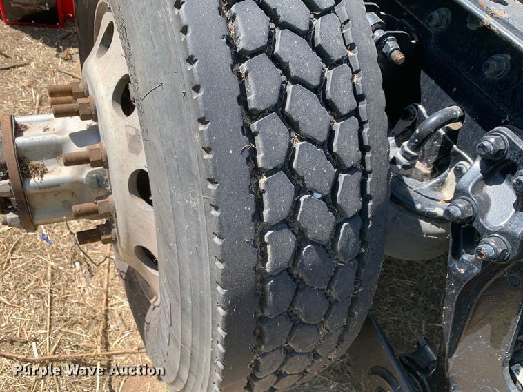 image for item EJ2904 2020 Kenworth  T880 semi truck