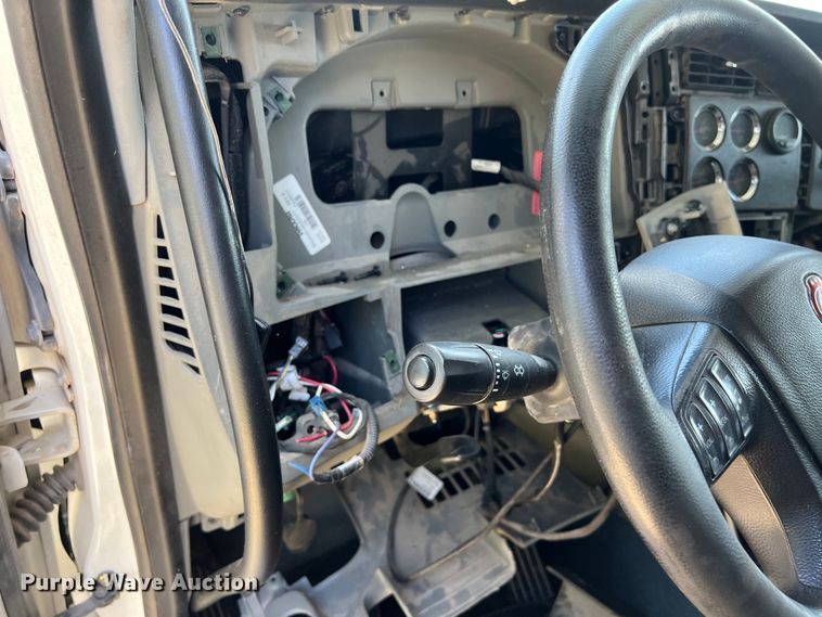 image for item EJ2905 2020 Kenworth T880 semi truck