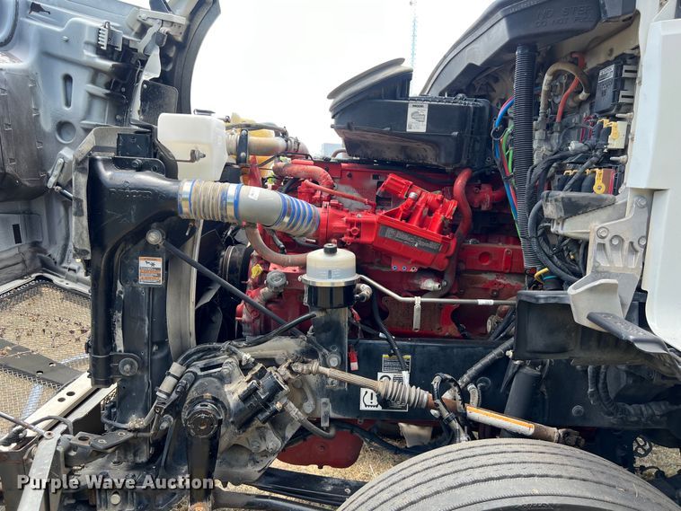 image for item EJ2905 2020 Kenworth T880 semi truck