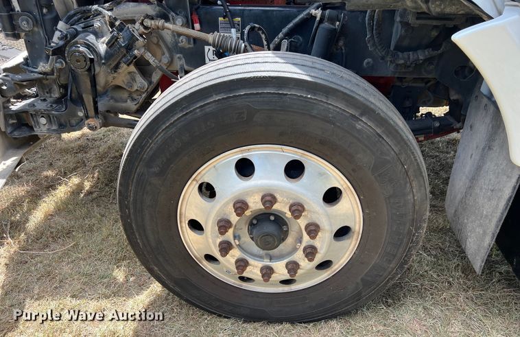 image for item EJ2905 2020 Kenworth T880 semi truck