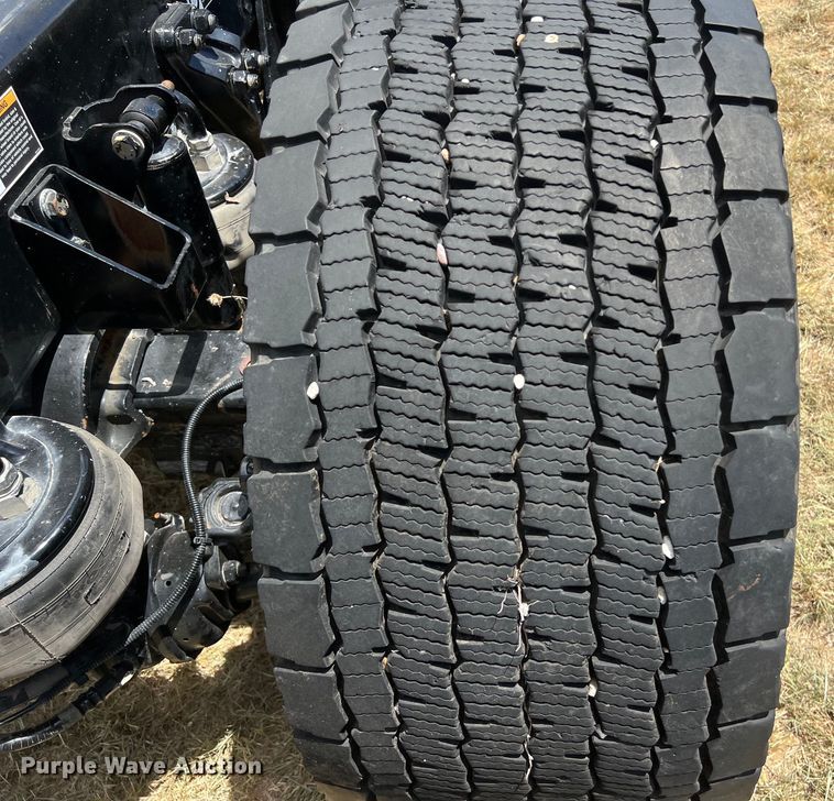 image for item EJ2905 2020 Kenworth T880 semi truck