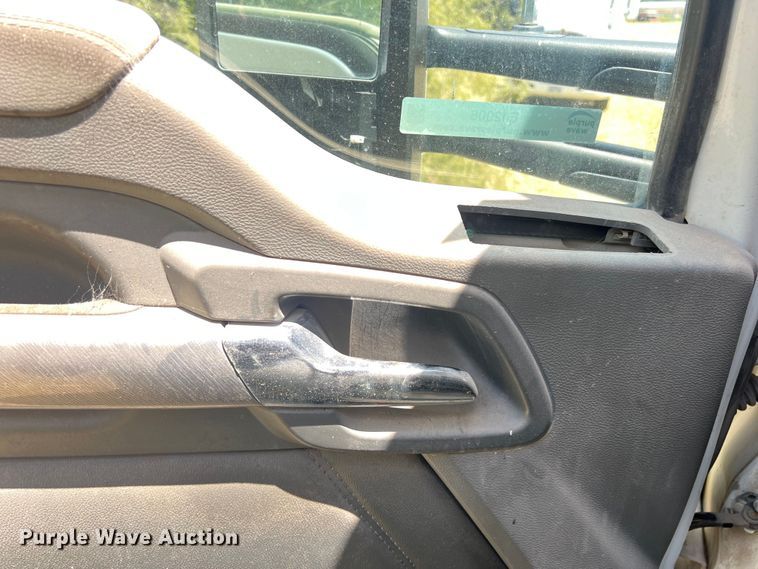 image for item EJ2906 2016 Kenworth T880 semi truck