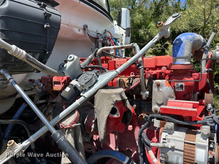 image for item EJ2906 2016 Kenworth T880 semi truck