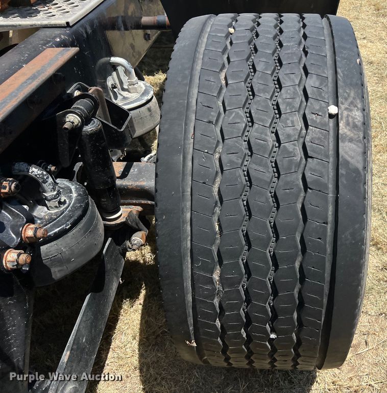 image for item EJ2906 2016 Kenworth T880 semi truck