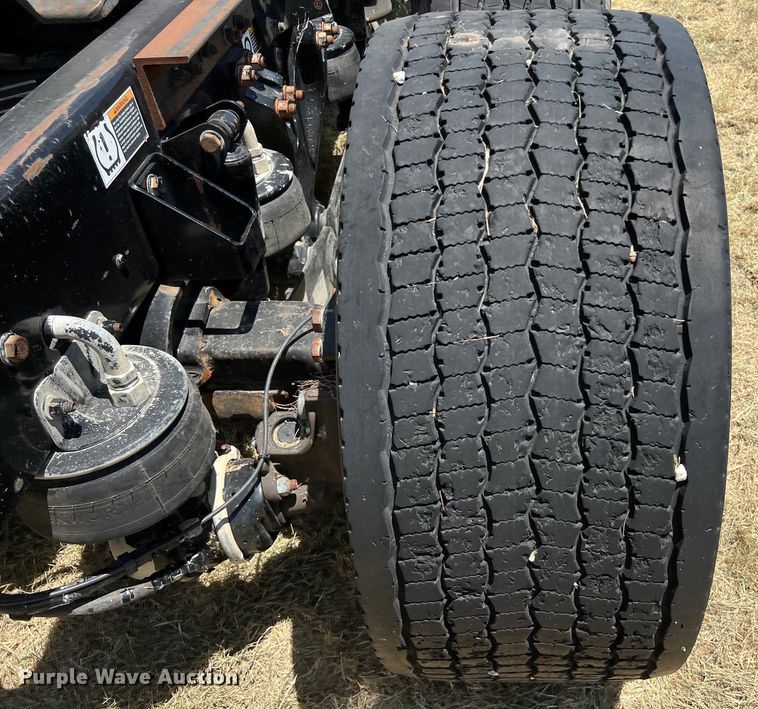 image for item EJ2906 2016 Kenworth T880 semi truck