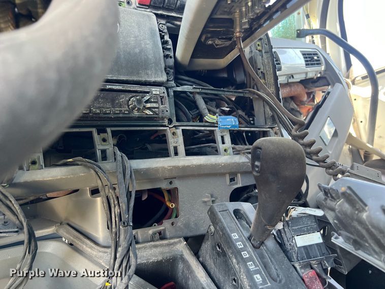 image for item EJ2909 2016 Kenworth  T880 semi truck