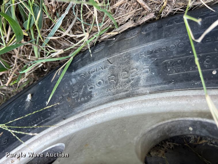 image for item EJ2909 2016 Kenworth  T880 semi truck