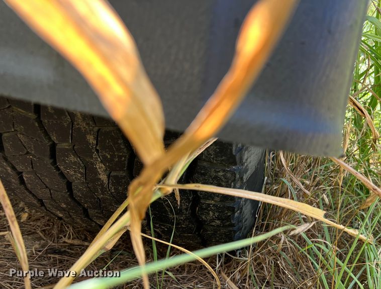 image for item EJ2909 2016 Kenworth  T880 semi truck