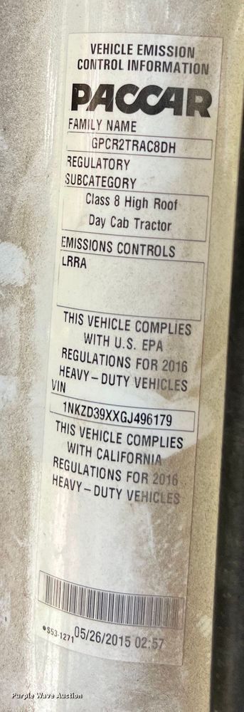 image for item EJ2909 2016 Kenworth  T880 semi truck