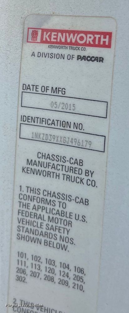 image for item EJ2909 2016 Kenworth  T880 semi truck