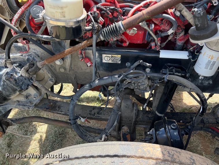 image for item EJ2911 2015 Kenworth  T600 truck cab and chassis 