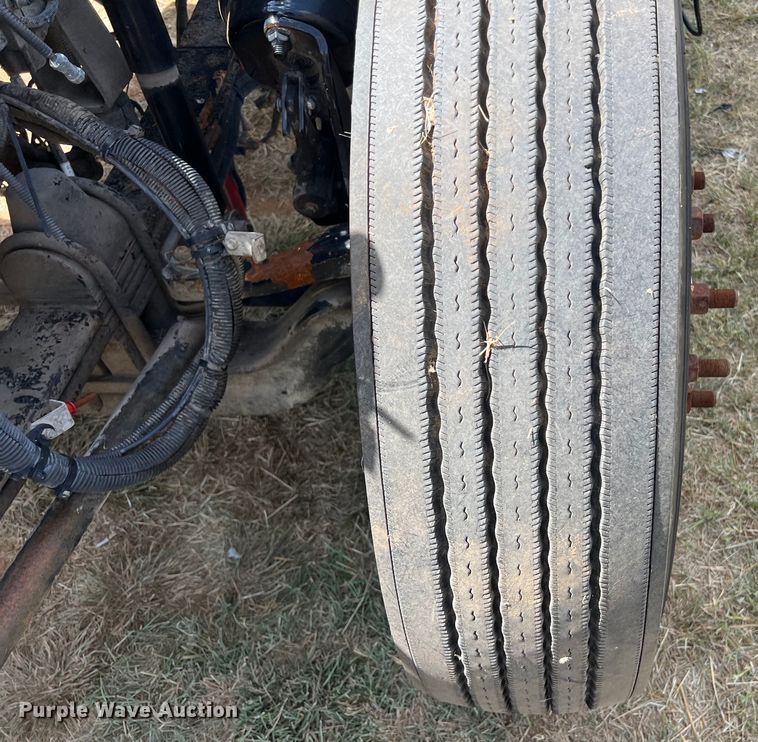 image for item EJ2911 2015 Kenworth  T600 truck cab and chassis 