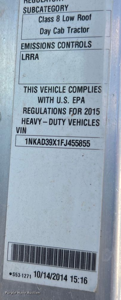 image for item EJ2911 2015 Kenworth  T600 truck cab and chassis 