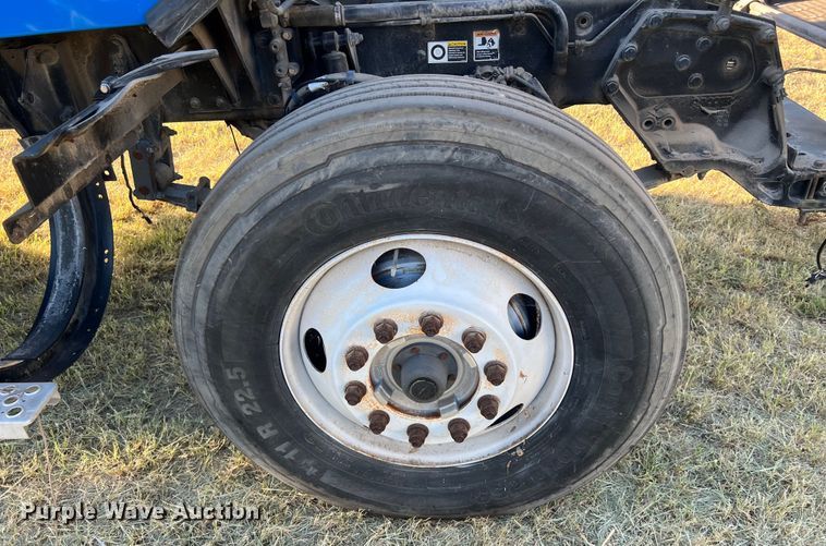 image for item EJ2914 2014 Kenworth  T800 semi truck