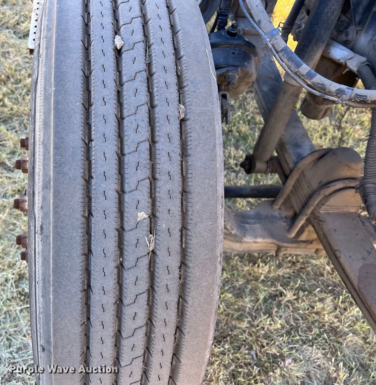 image for item EJ2914 2014 Kenworth  T800 semi truck