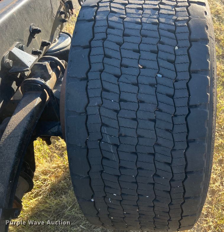 image for item EJ2914 2014 Kenworth  T800 semi truck