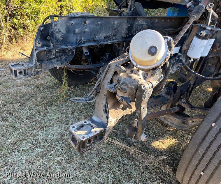 image for item EJ2915 2014 Kenworth  T800 semi truck