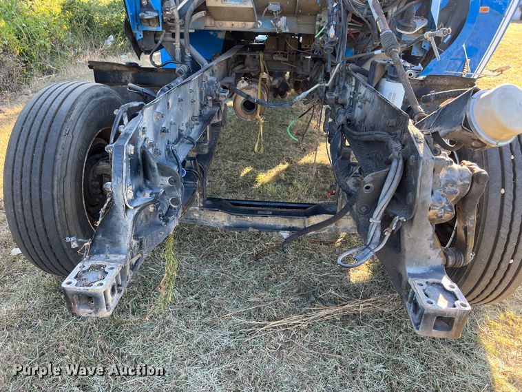 image for item EJ2915 2014 Kenworth  T800 semi truck