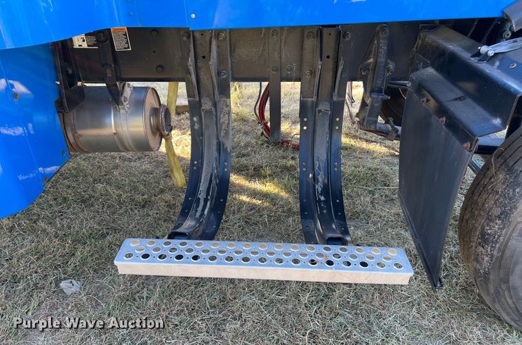 image for item EJ2915 2014 Kenworth  T800 semi truck