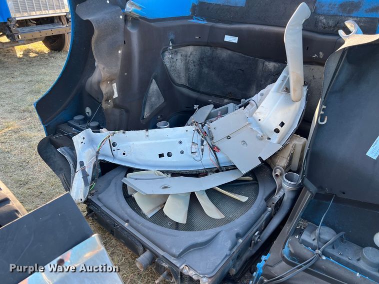 image for item EJ2915 2014 Kenworth  T800 semi truck