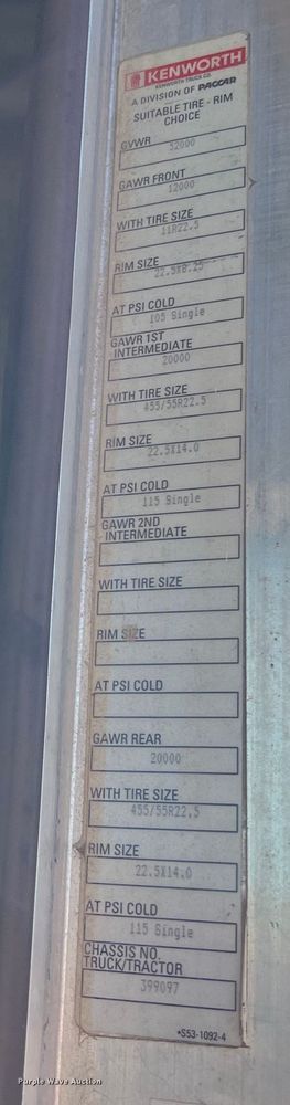 image for item EJ2915 2014 Kenworth  T800 semi truck