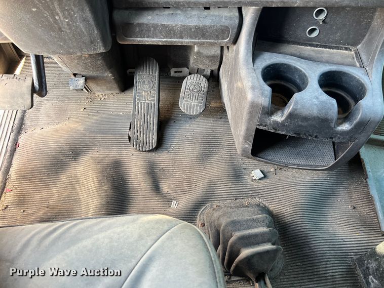 image for item EJ2915 2014 Kenworth  T800 semi truck