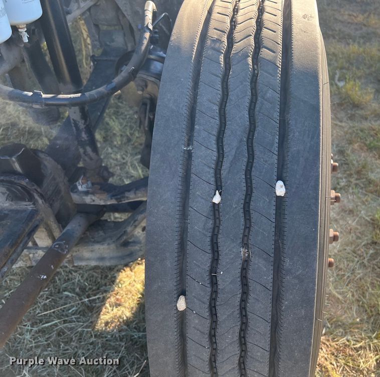 image for item EJ2915 2014 Kenworth  T800 semi truck