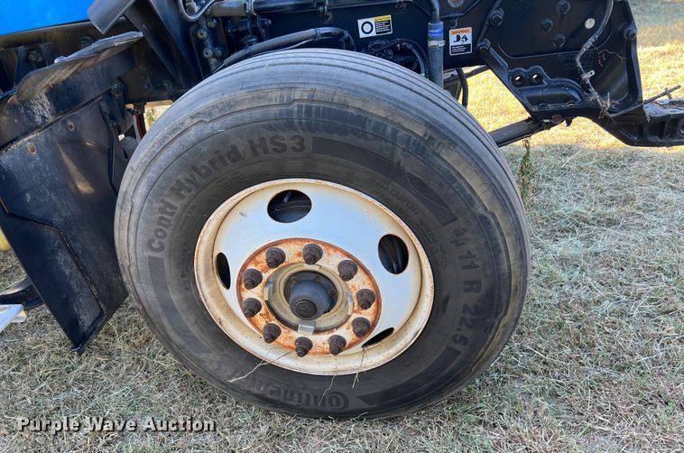 image for item EJ2915 2014 Kenworth  T800 semi truck