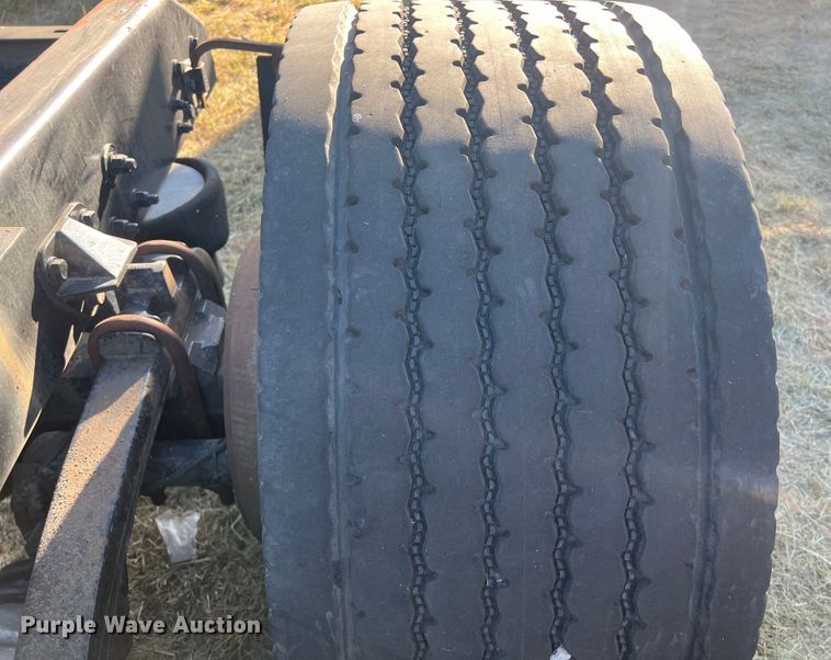 image for item EJ2915 2014 Kenworth  T800 semi truck