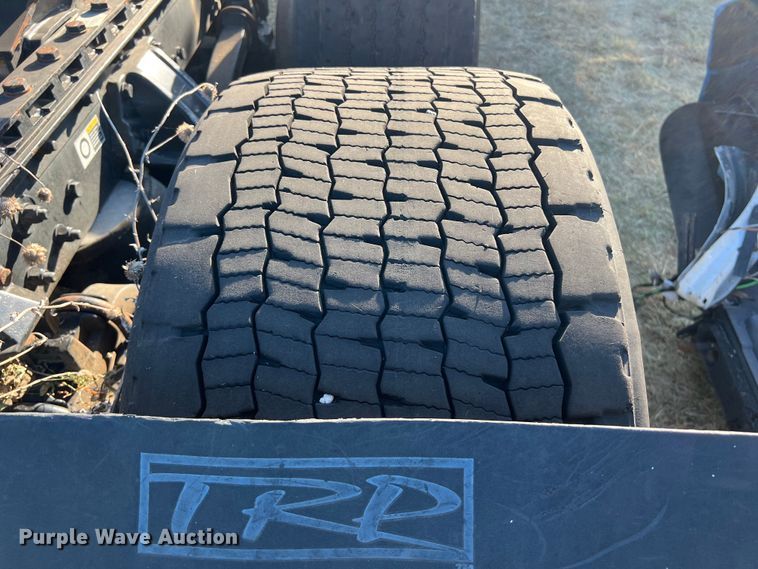 image for item EJ2915 2014 Kenworth  T800 semi truck