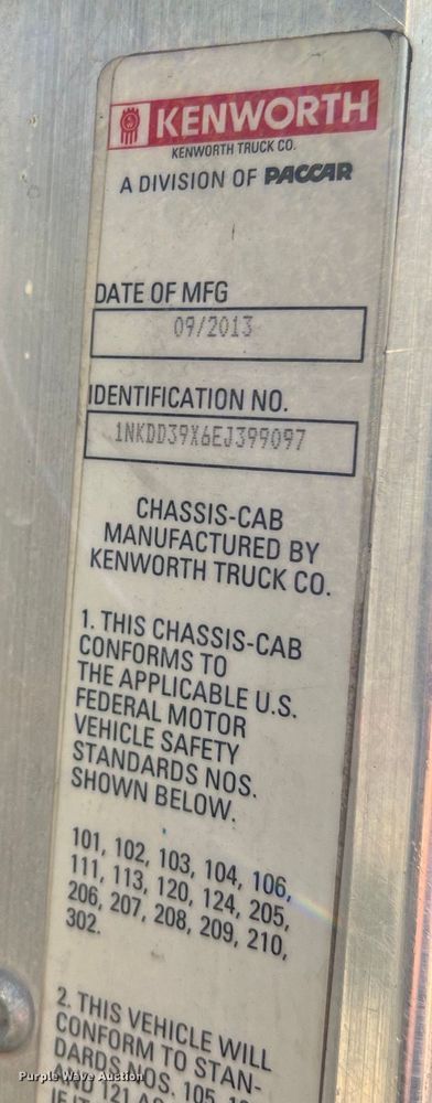 image for item EJ2915 2014 Kenworth  T800 semi truck