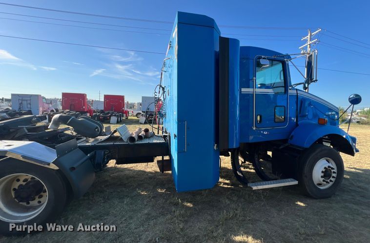 image for item EJ2916 2014 Kenworth  T800 semi truck