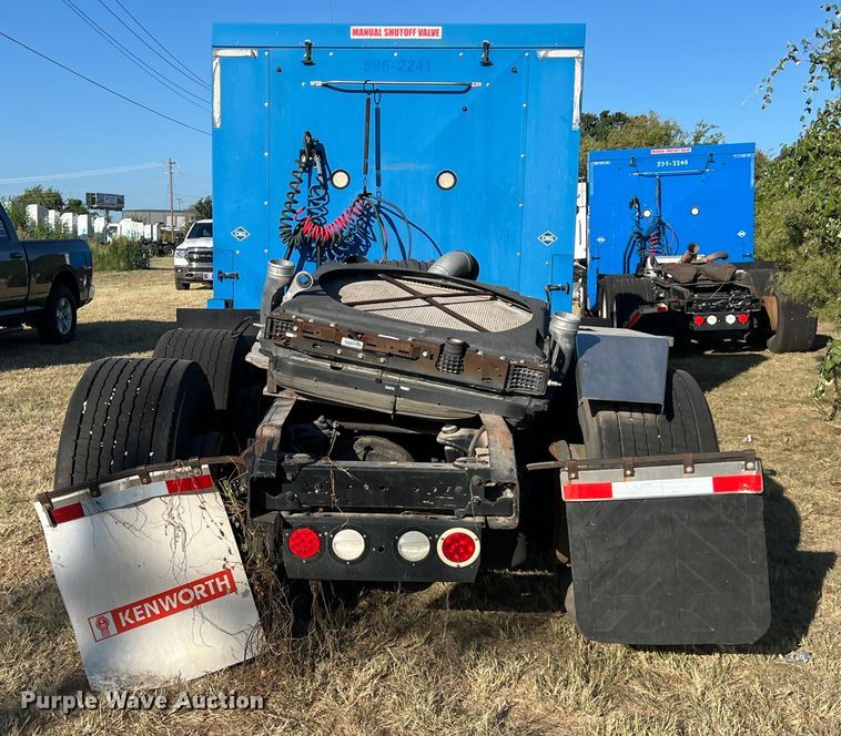 image for item EJ2916 2014 Kenworth  T800 semi truck