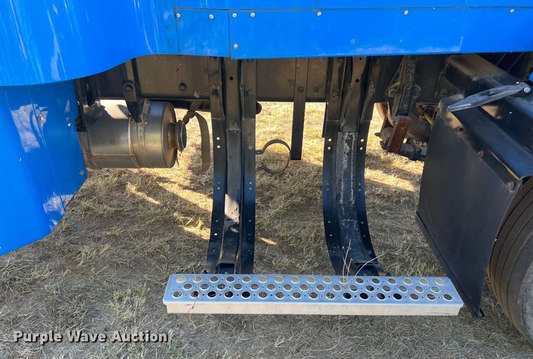 image for item EJ2916 2014 Kenworth  T800 semi truck