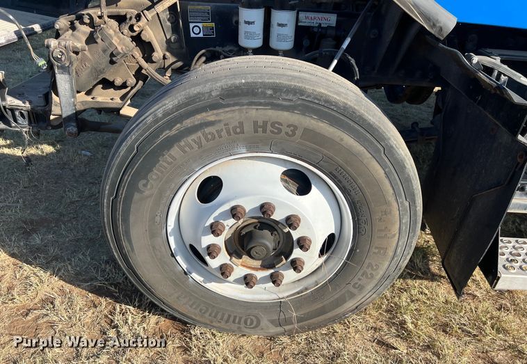 image for item EJ2916 2014 Kenworth  T800 semi truck