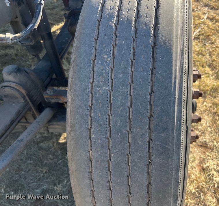 image for item EJ2916 2014 Kenworth  T800 semi truck