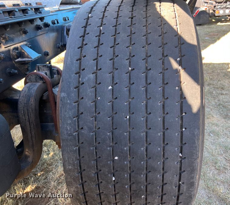 image for item EJ2916 2014 Kenworth  T800 semi truck