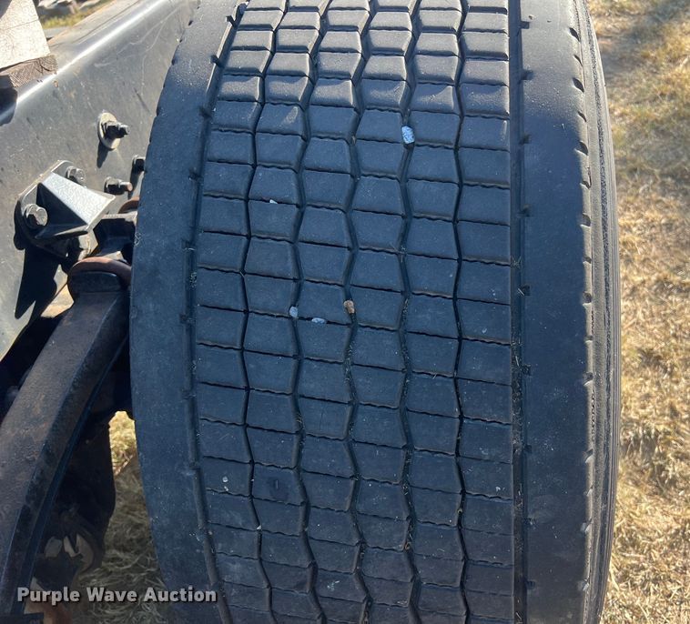 image for item EJ2916 2014 Kenworth  T800 semi truck