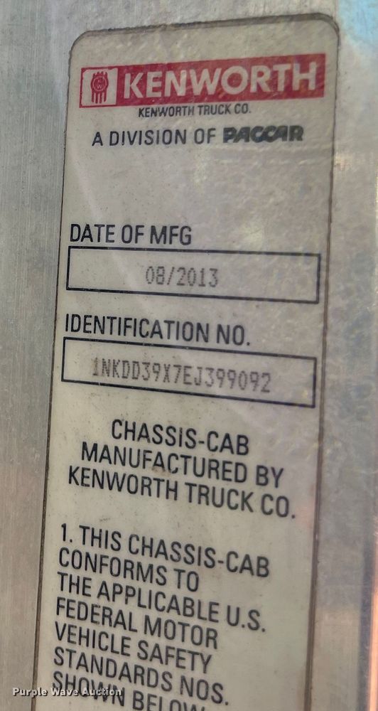 image for item EJ2916 2014 Kenworth  T800 semi truck