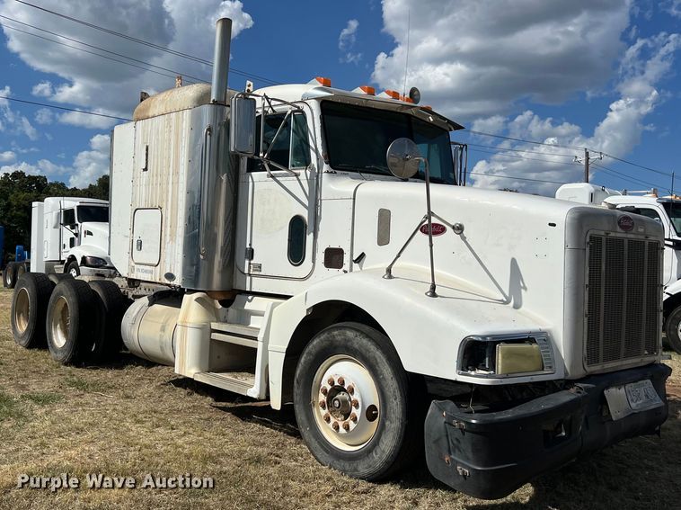 image for item EJ2930 2000 Peterbilt  377 semi truck