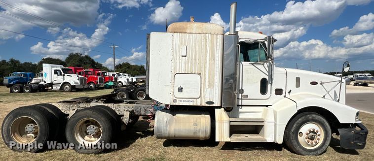 image for item EJ2930 2000 Peterbilt  377 semi truck