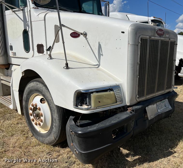 image for item EJ2930 2000 Peterbilt  377 semi truck